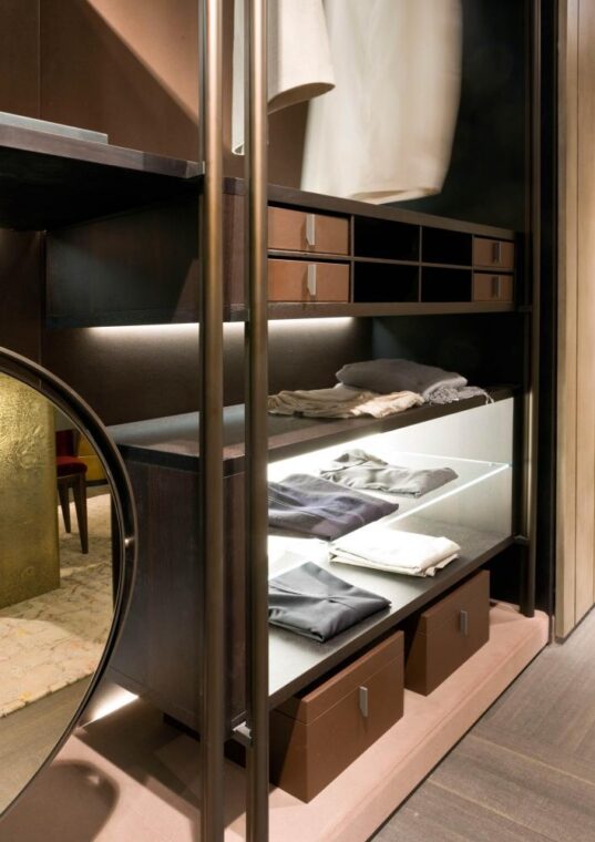 laurameroni-harvey-walkin-closet_3_0-1