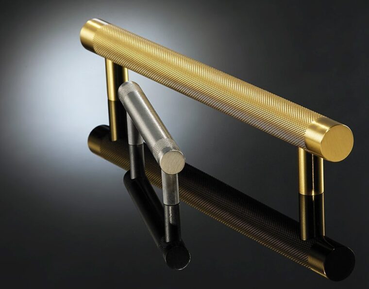 Colonial-BronzeBrass-Pulls