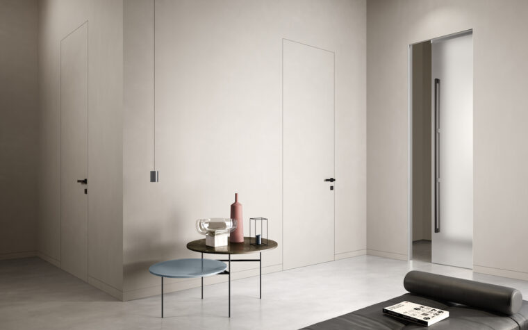 Garofoli-battiscopa_filomuro-intonaco-e-porta-scorrevole-tutto-vetro-copia