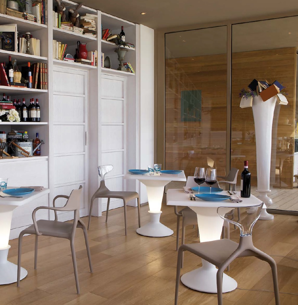 Punk+Shark-chair-indoor-Green