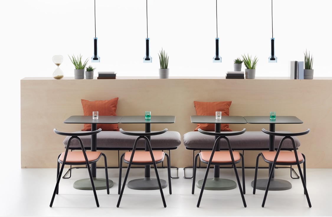 Fonda-table-toro-chair-b-line